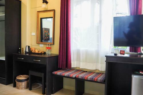 Hotel Lanta Castaway Beach Resort