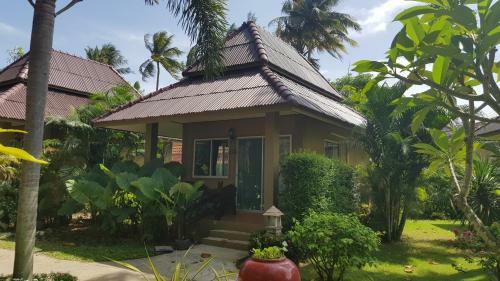 Hotel Lanta Castaway Beach Resort