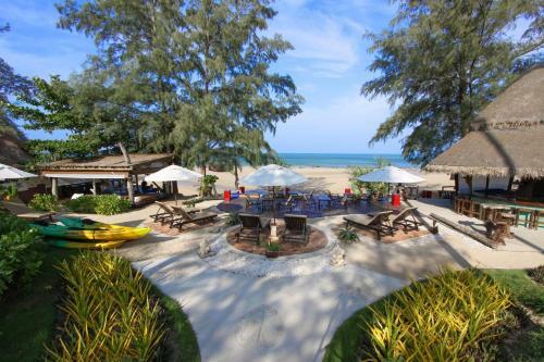 Hotel Lanta Castaway Beach Resort