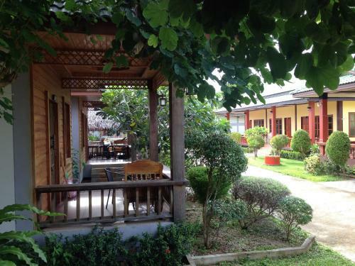 Hotel Khum Laanta Resort