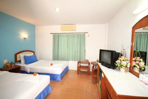 Hotel J.holiday Inn