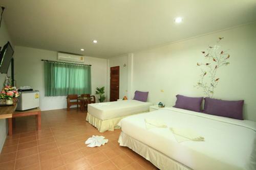 Hotel J.holiday Inn