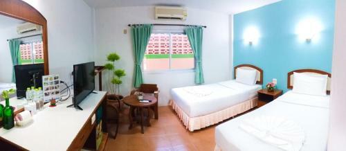 Hotel J.holiday Inn