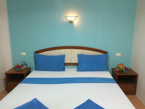 Hotel J.holiday Inn