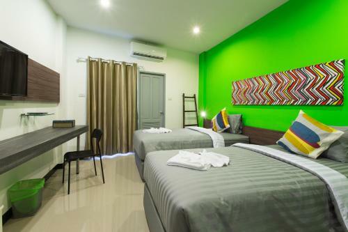 Hotel Krabi Inn & Omm