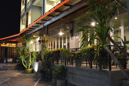 Hotel Krabi Inn & Omm