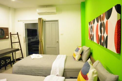 Hotel Krabi Inn & Omm