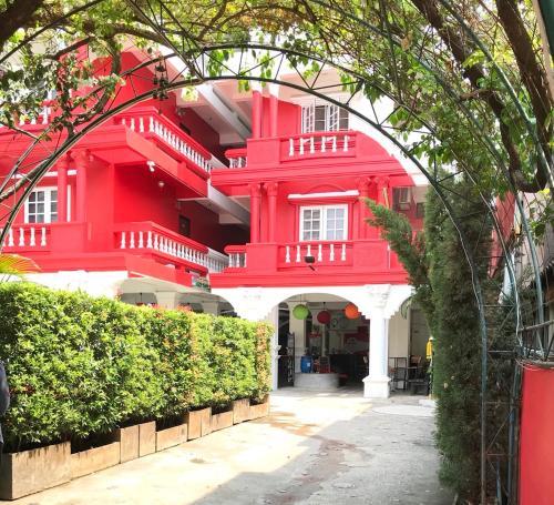 Hostal The Royal Guest House