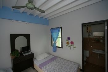 Hostal Thailand Guest House