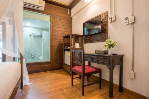 Hotel Night Bazaar Inn