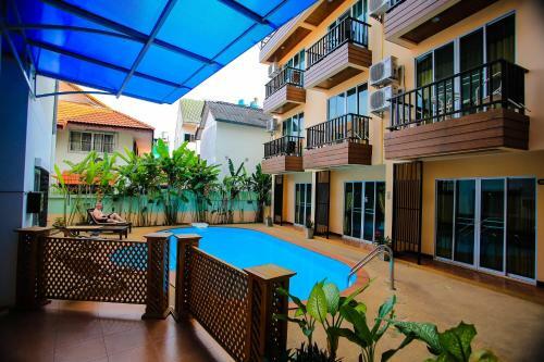 Hostal Manee House