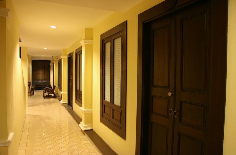 Na Thapae Hotel