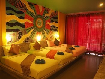 Hotel Cha-ba Bungalow & Art Gallery
