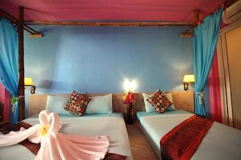 Hotel Cha-ba Bungalow & Art Gallery