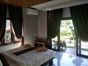 Hotel Lanta Intanin Resort