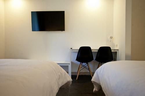 Bed Phrasingh Hotel