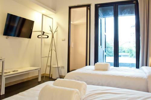 Bed Phrasingh Hotel