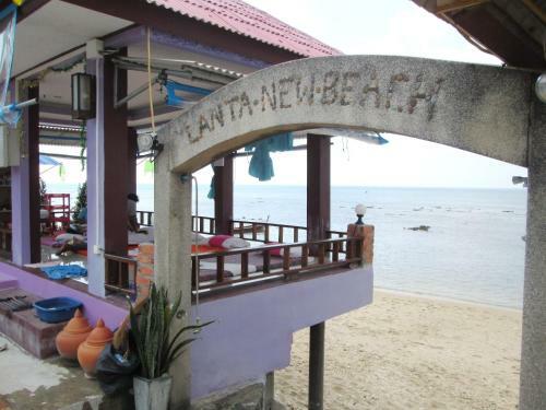 Lanta New Beach Bungalows