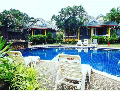 Lanta New Beach Bungalows