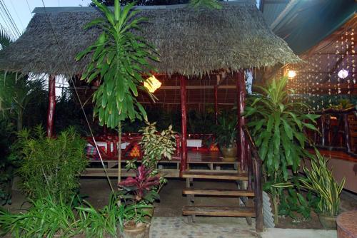 Hostal Sea Sun Bungalow