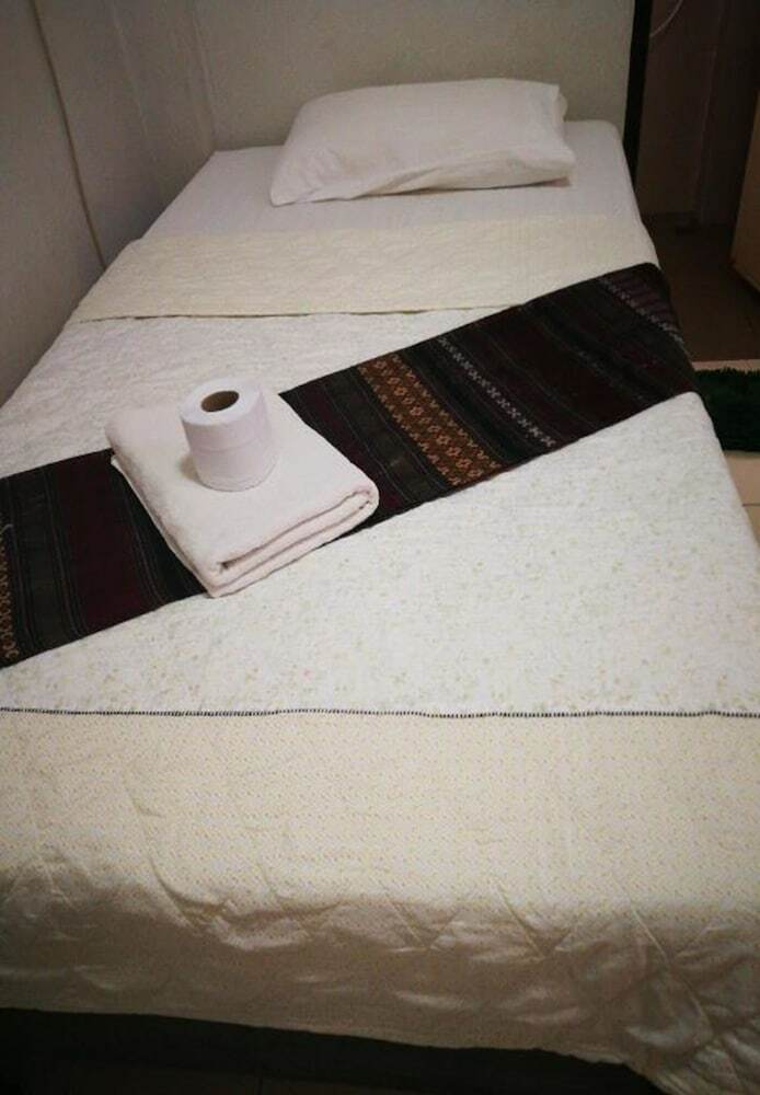 Hostal Ampawan Guesthouse