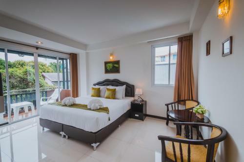 Th Beach Hotel
