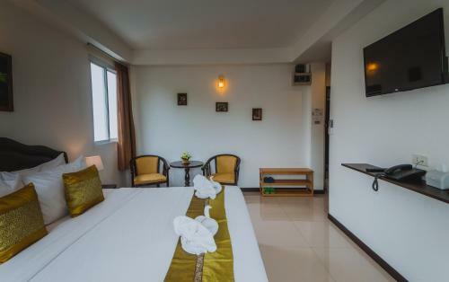 Th Beach Hotel