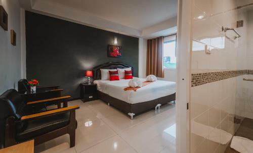 Th Beach Hotel