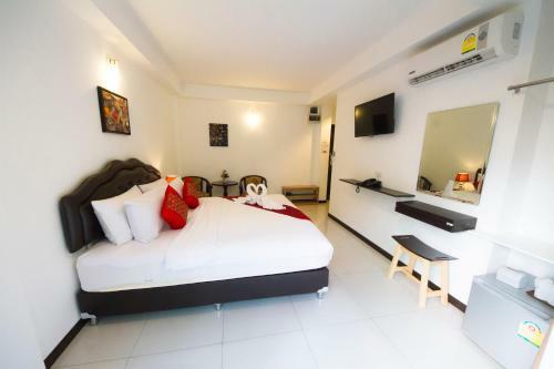 Th Beach Hotel
