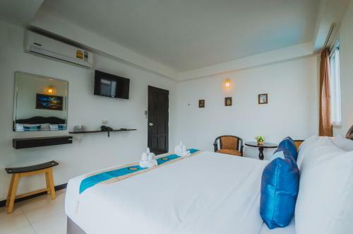 Th Beach Hotel