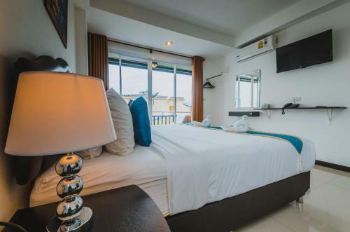 Th Beach Hotel