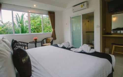 Th Beach Hotel