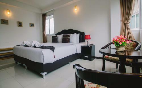 Th Beach Hotel