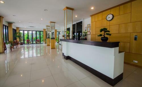 Th Beach Hotel