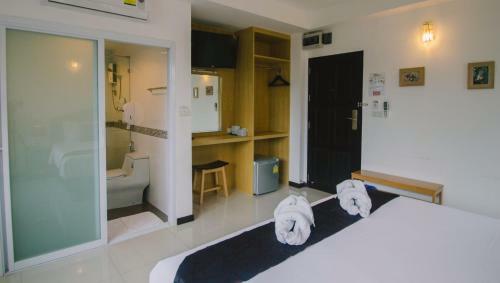 Th Beach Hotel