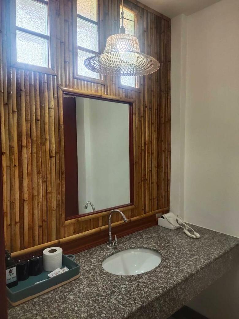 Hotel Lanta Riviera Resort