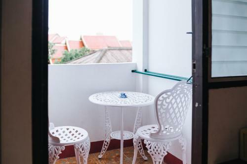 Hostal Rendezvous Guesthouse