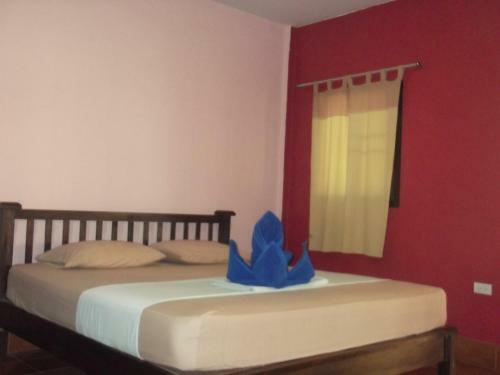 Lanta Bee Garden Bungalow