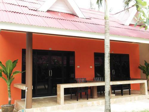 Lanta Bee Garden Bungalow