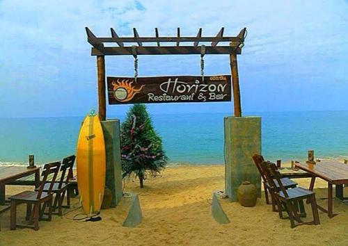 Horizon Bungalows Restaurant And Bar