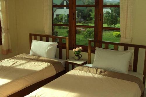 Hotel Baanphuthadol