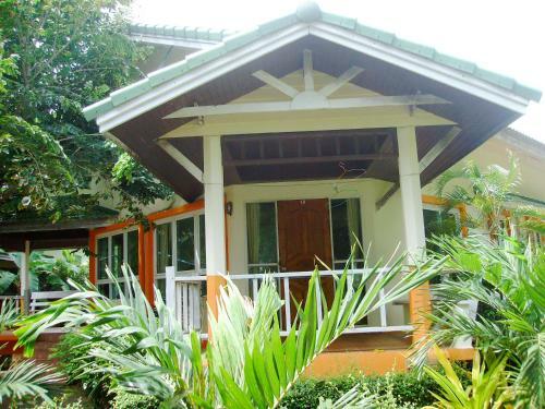 Lanta Palm Beach Resort