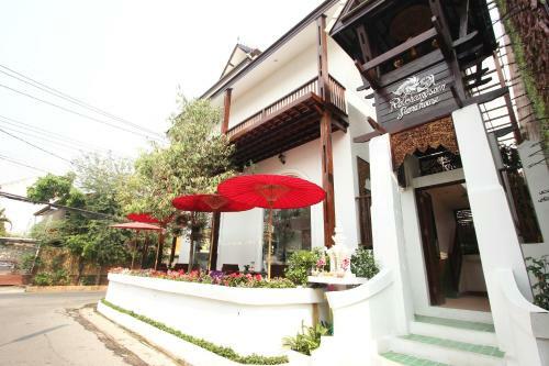 Hotel Ratchiangsaen Flora House