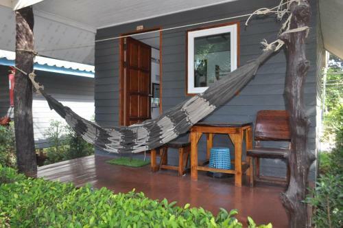 Hotel Lanta New Coconut Bungalow