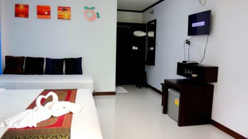 Hotel Lanta New Coconut Bungalow
