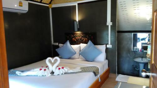 Hotel Lanta New Coconut Bungalow