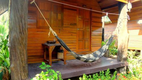Hotel Lanta New Coconut Bungalow