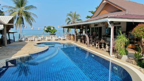 Hotel Lanta New Coconut Bungalow
