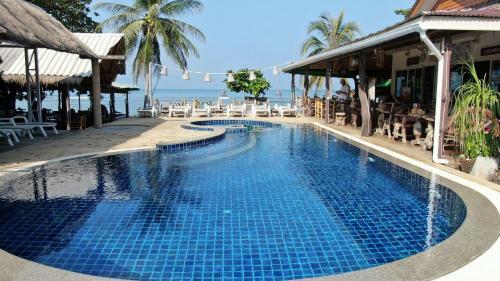 Hotel Lanta New Coconut Bungalow