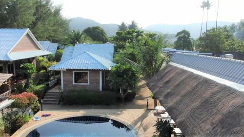 Hotel Lanta New Coconut Bungalow